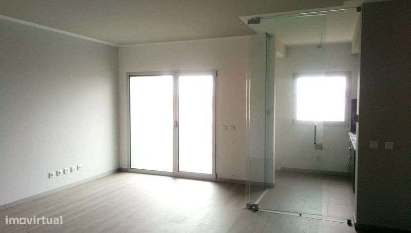 T1 de qualidade com elevador e garagem fechada