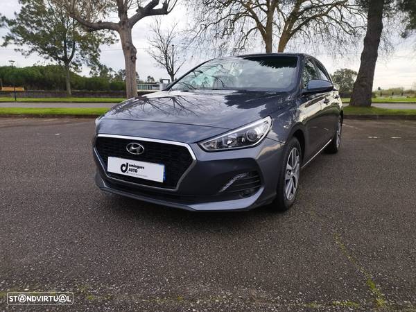 Hyundai i30 1.6 CRDi STyle 7DCT - 4