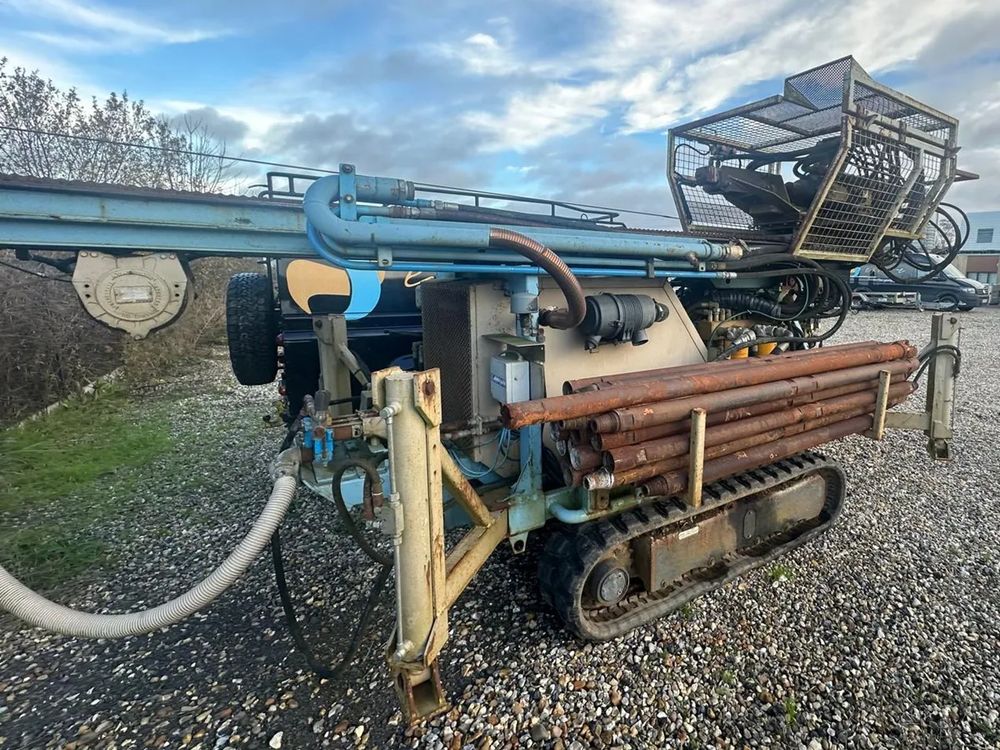 Wiertnica gąsienicowa somac sedidrill s 90  wiertnica gąsienicowa somac sedidrill s 90 2007