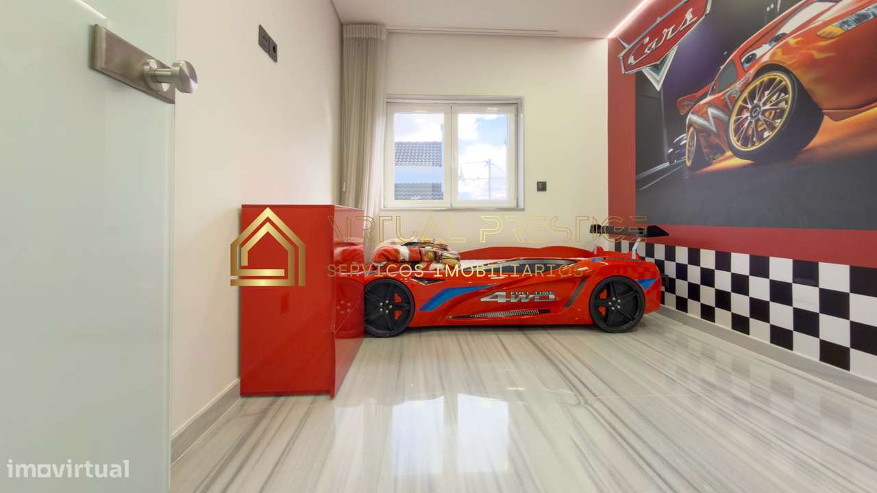 Moradia T4 Remodelada com Piscina em Belverde-19