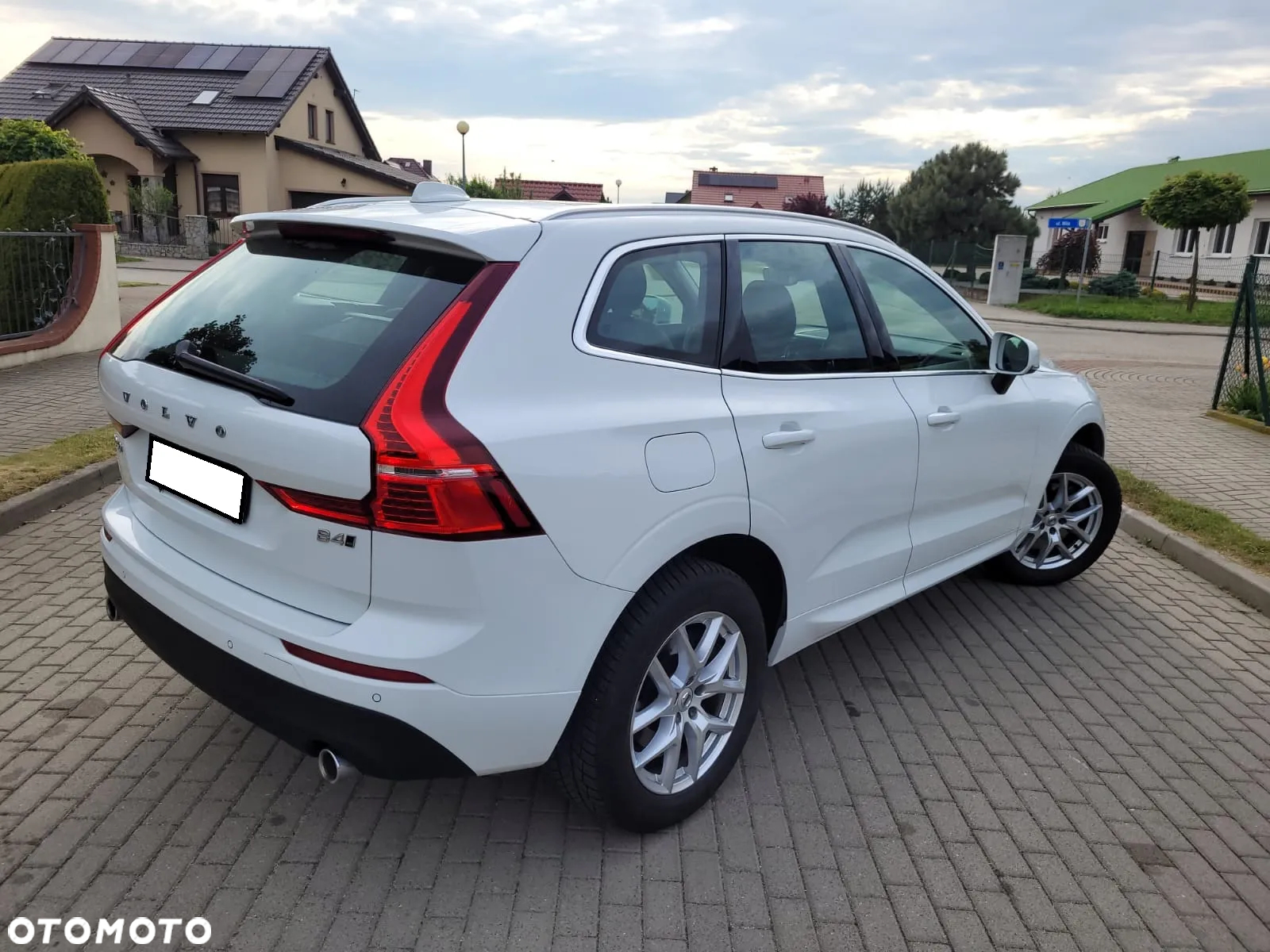 Volvo XC 60 B4 D AWD Geartronic Momentum Pro - 2