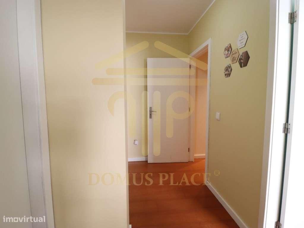 Apartamento T3 no Castelo da Maia com Terraço, 3 Frentes e Lugar de...-38