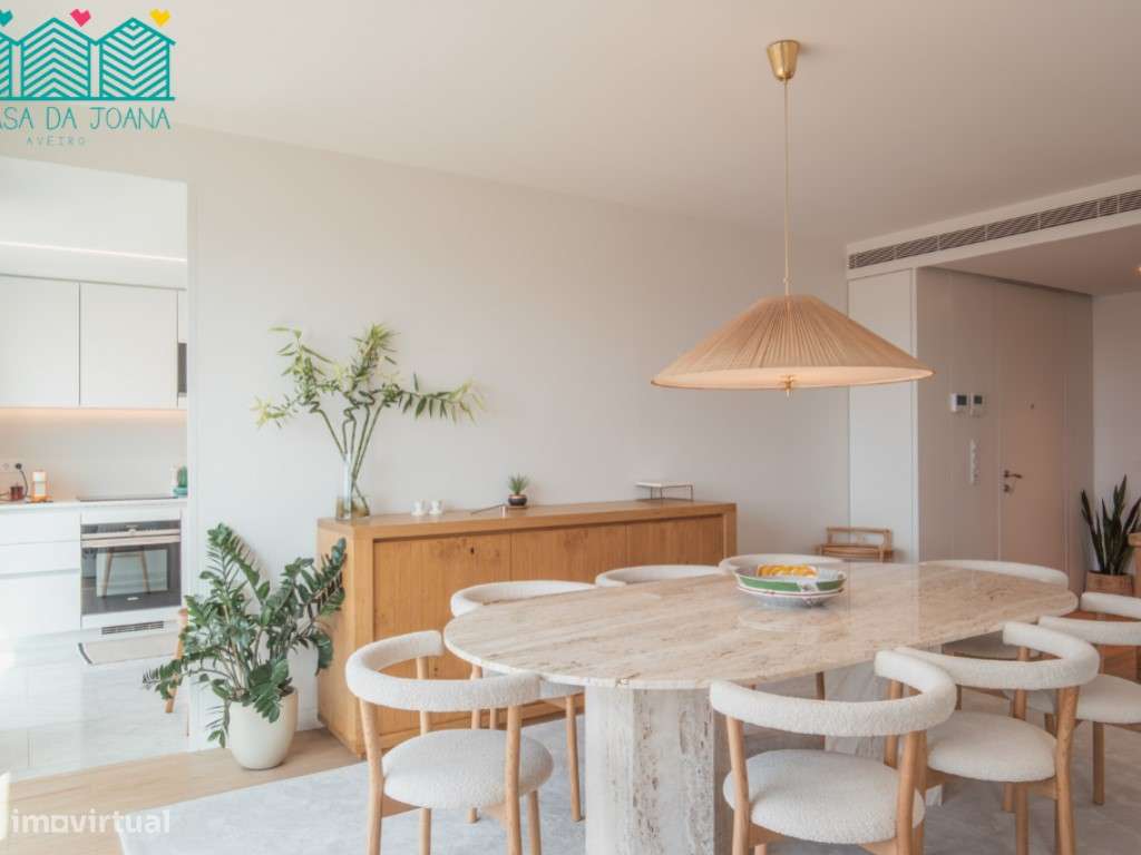 Apartamento T4 com Lugares de Garagem no Centro de Lisboa-18