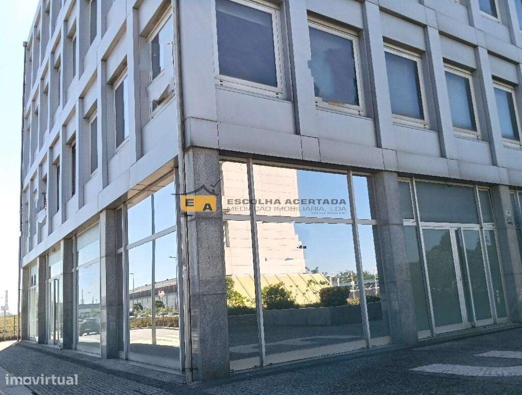 Loja com 3 frentes Perafita - Grande imagem: 2/11