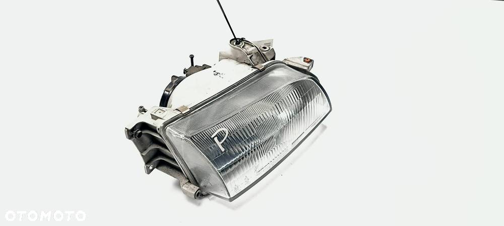 LAMPA PRAWA PRZÓD TOYOTA CARINA - 2