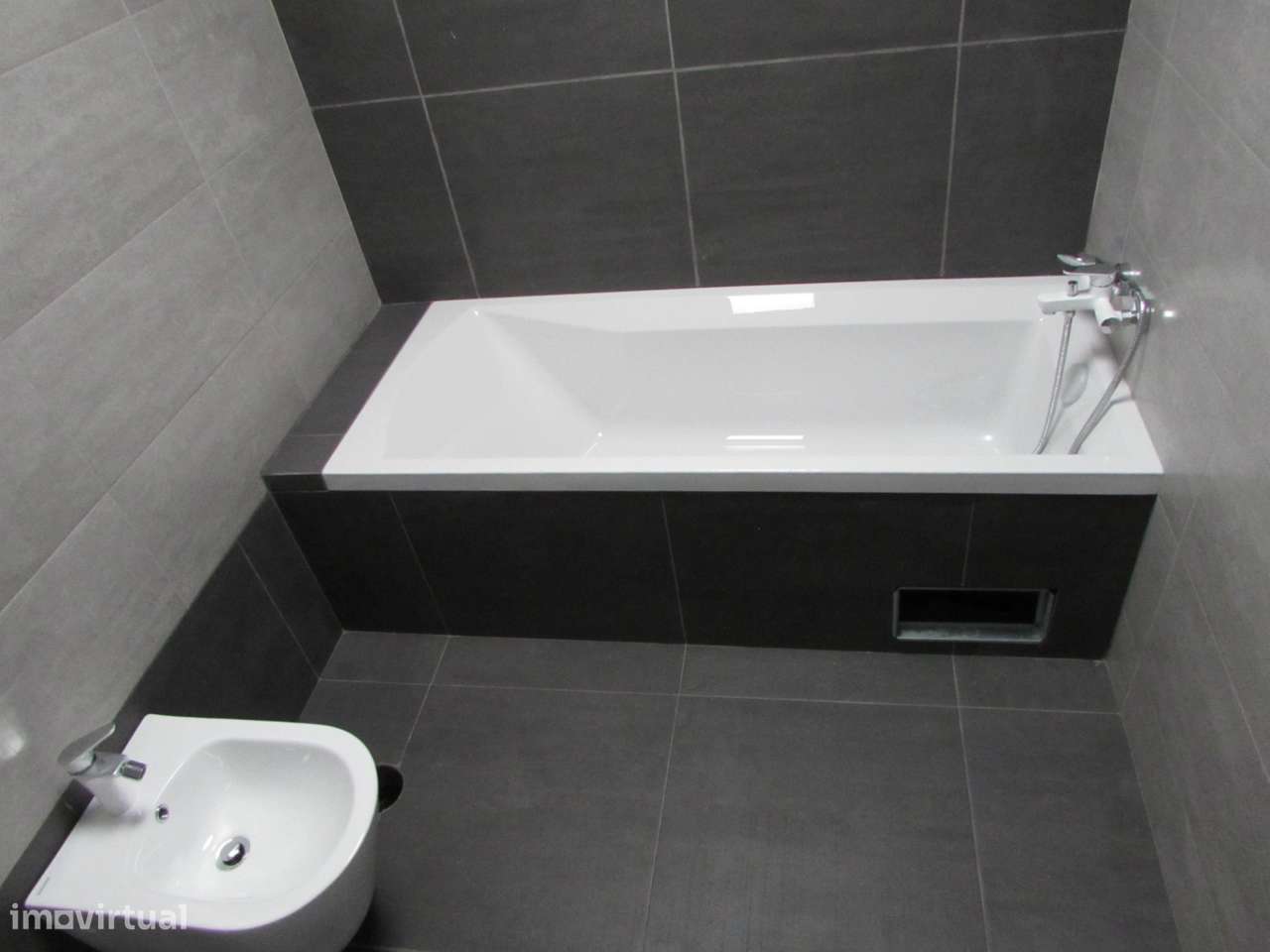 Moradia Gaveto, T3 ou T4.-9