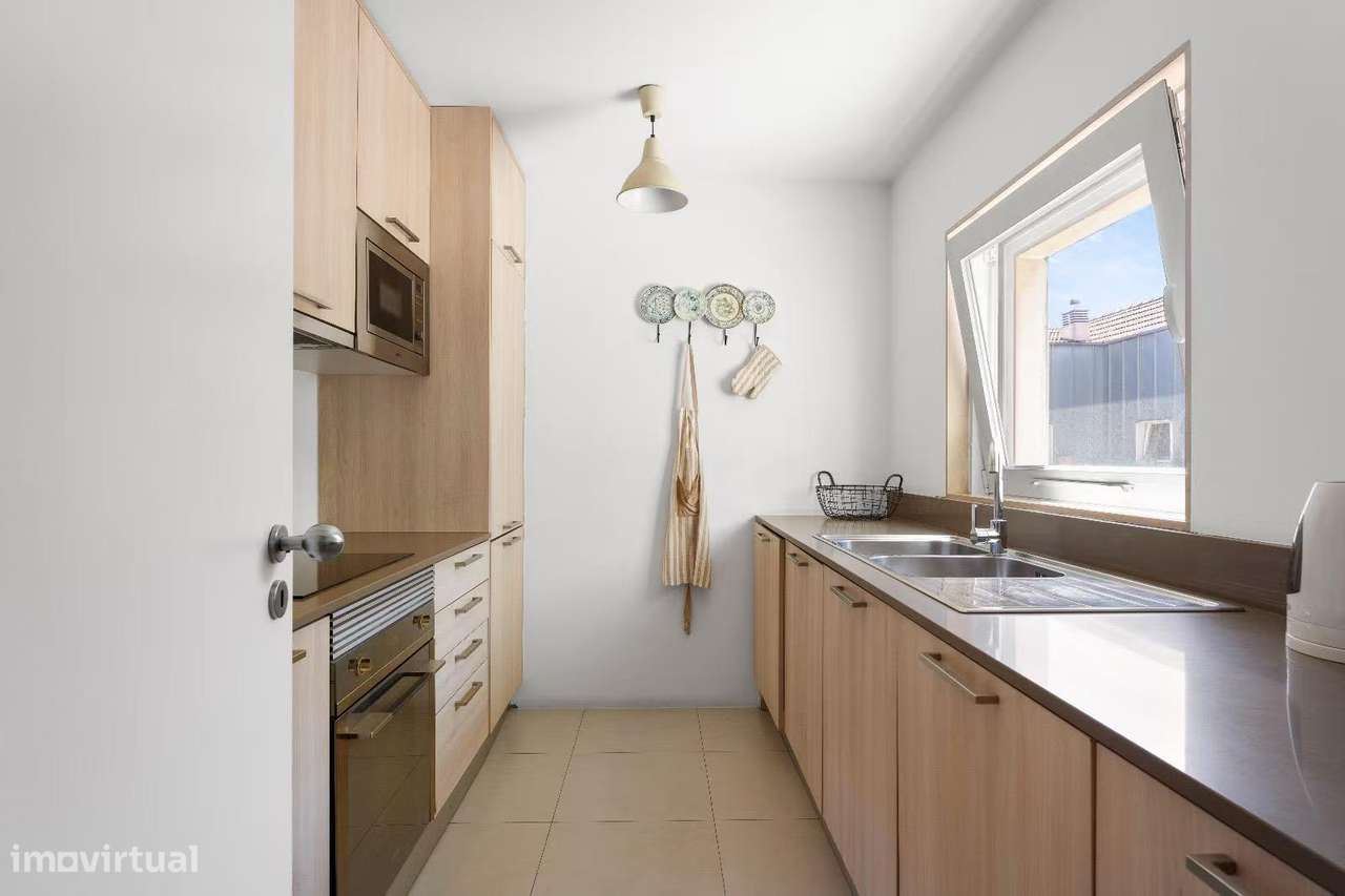 Excelente T3 no Bairro Alto com 2 lugares de estacionamento - Grande imagem: 4/17