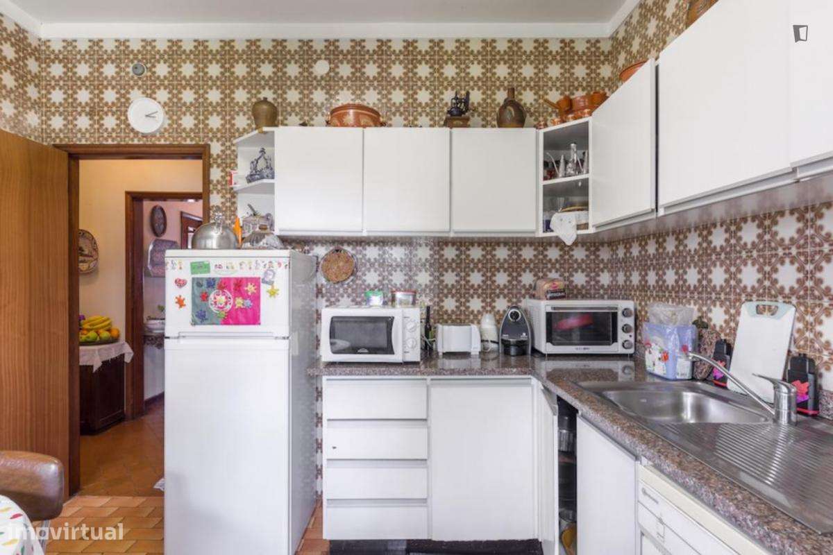 Quarto - localizado em Pedrouços Porto - Grande imagem: 4/10