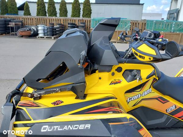 Can-Am Outlander Max - 12