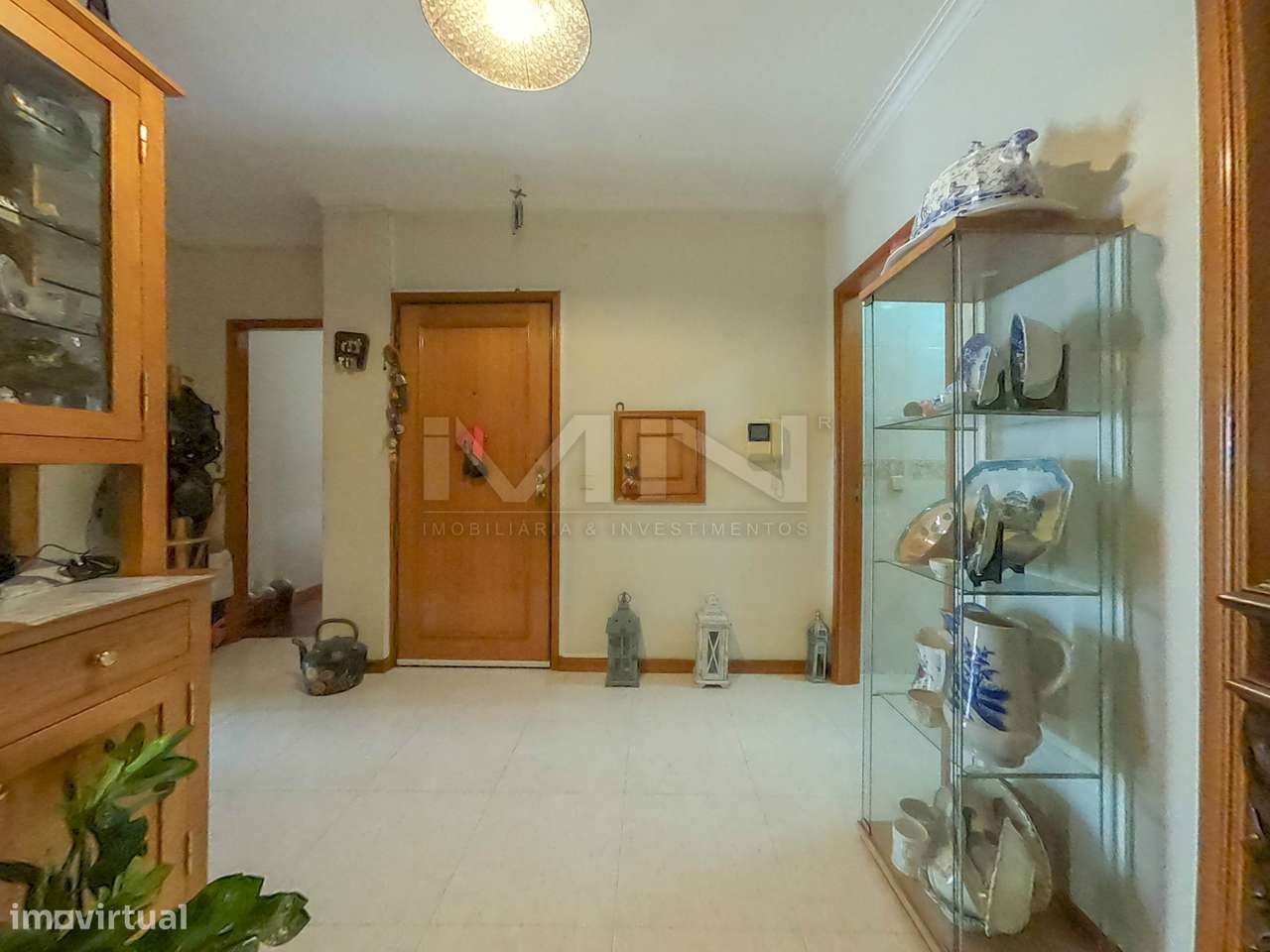 Apartamento T3 c/ Suite e garagem para dois carros-15