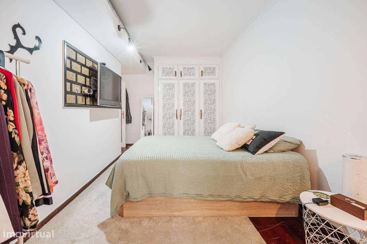 Apartamento T2 Remodelado | Tapada das Mercês-23