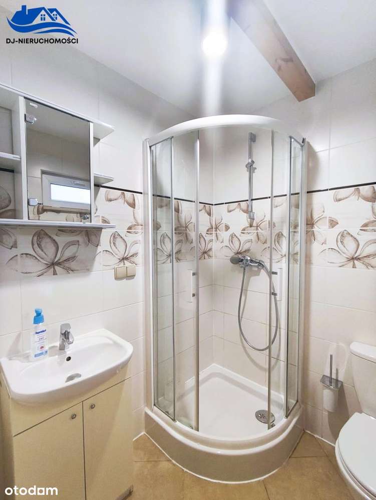 Dwa domy w górskiej miejscowości Tylmanowa.-9