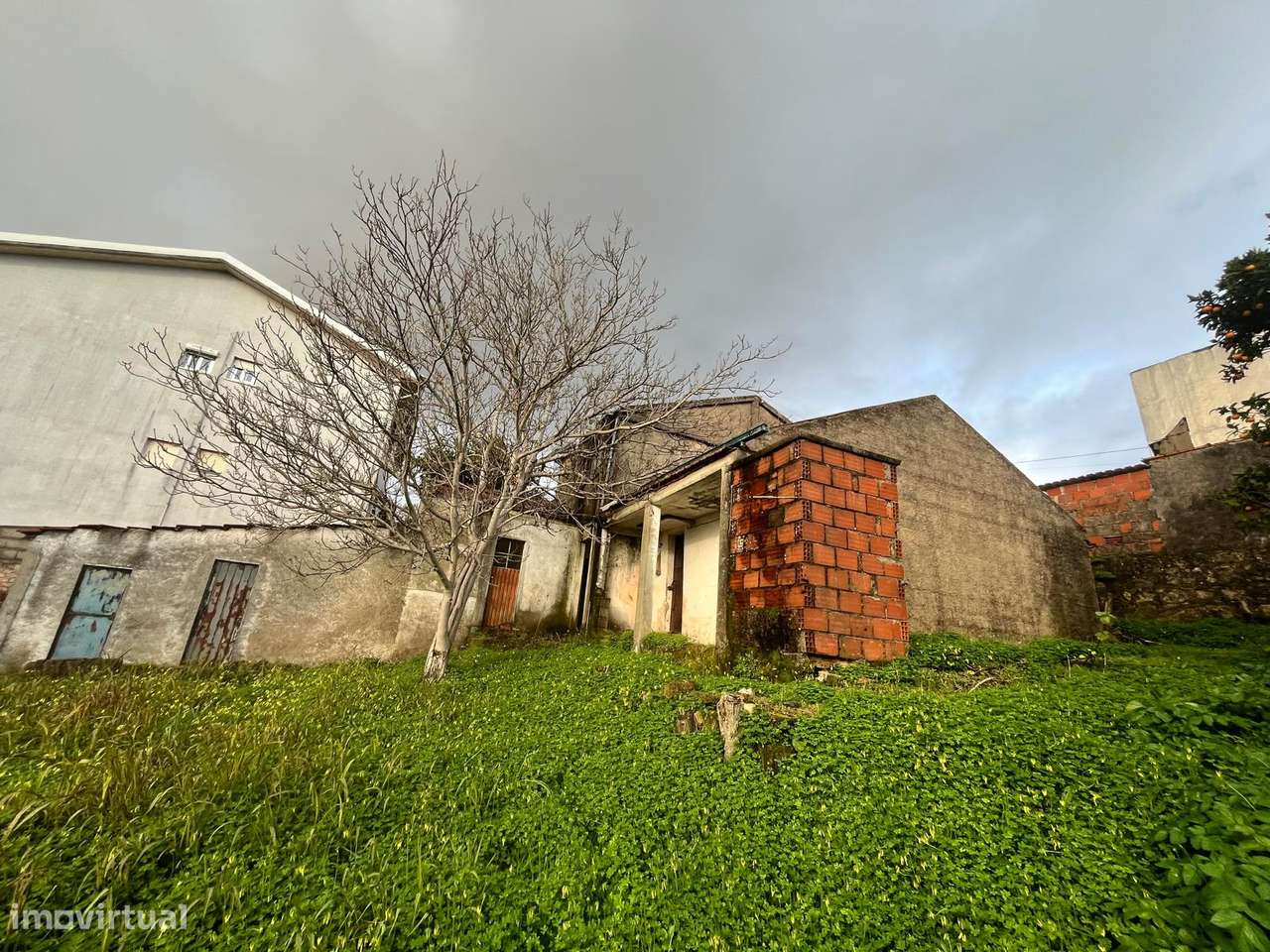 Terreno de 601 m2 com moradia T5 em Santa Clara, Coimbra - Grande imagem: 5/27