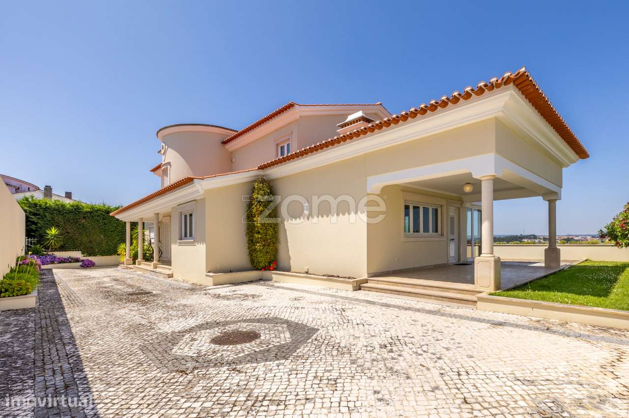 Moradia em Casal de Matos com piscina coberta e vista castelo, Leiria - Grande imagem: 2/60