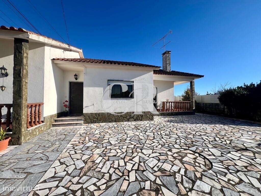 Excelente moradia térrea e independente com jardim em Arega - Figueiró-51
