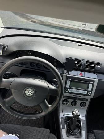Volkswagen Passat 2.0 TDI Comfortline - 6