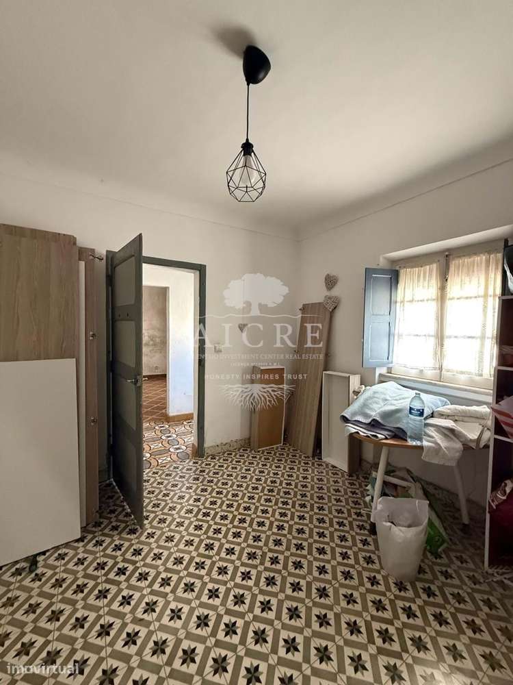 Moradia T2 Térrea com Quintal na Graça do Divor-8