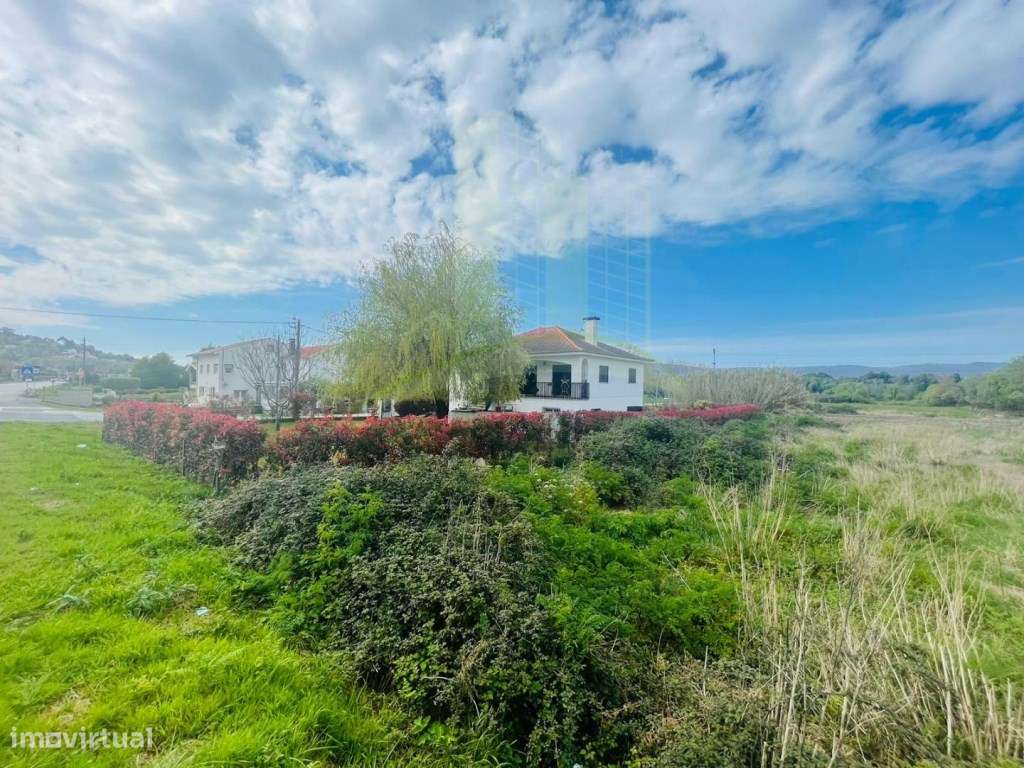 Terreno urbanizável junto à EN13 em Gondarém - Grande imagem: 5/7