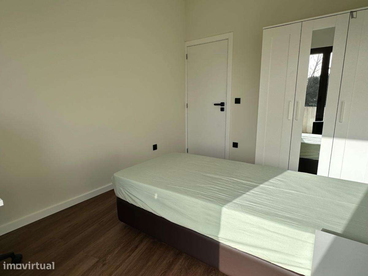 Quarto - localizado em Pedrouços Porto - Grande imagem: 5/6
