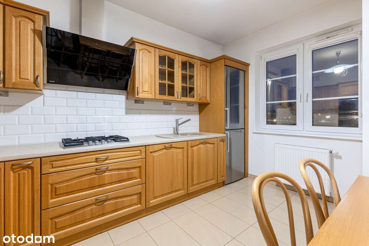 Urocze, trzypokojowe z balkonem .-8