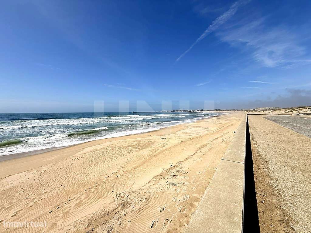 Moradia T5 Moderna com Jardim e Cave Ampla - Árvore, Vila do Conde-43