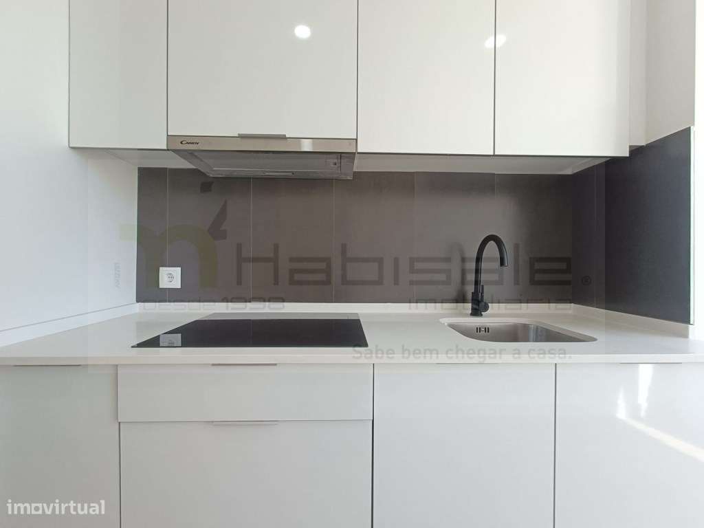 Apartamento T3 em fase de remodelação total na Damaia - Grande imagem: 4/19