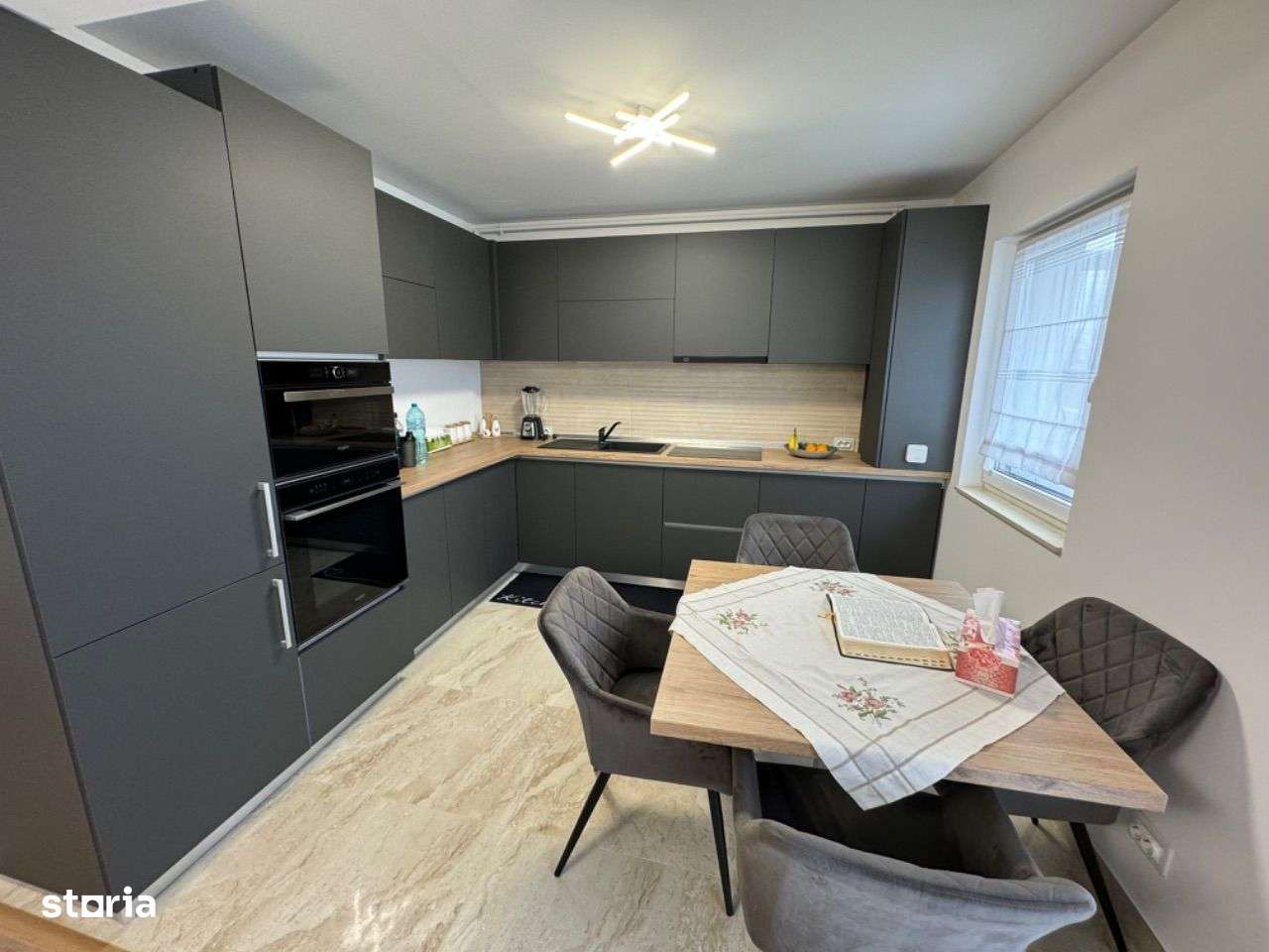 Apartament 3 camere de lux zona din spate de la Omv ul de jos-11