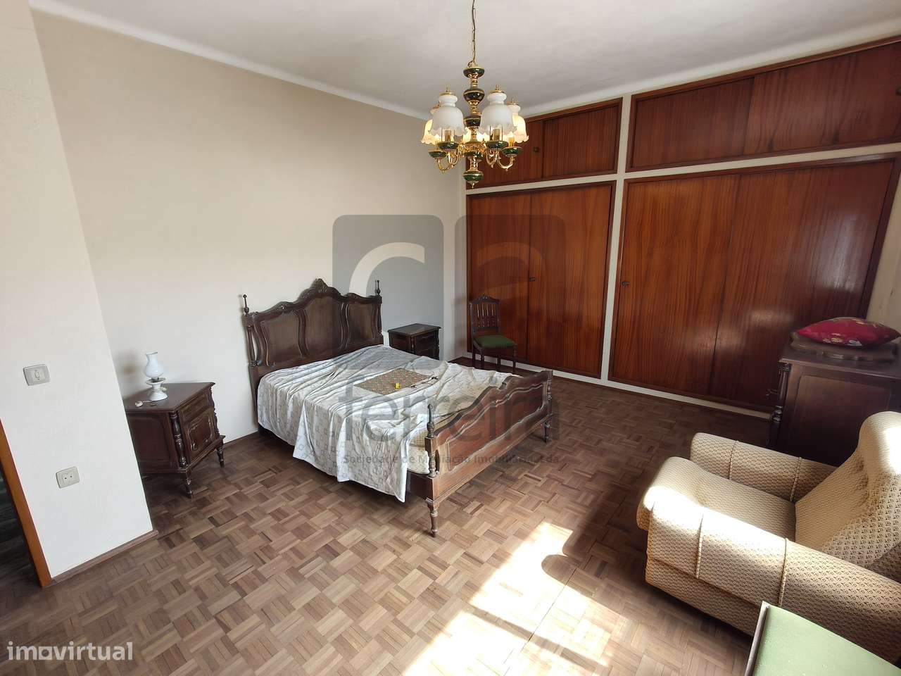 Moradia T5 na Azinhaga – Espaço e localização privilegiada-11