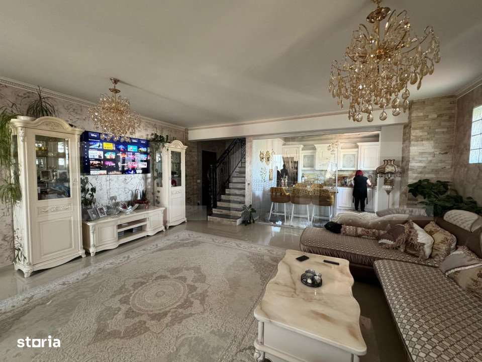 Penthouse ,4 camere , 177 mp , zona centrala ,Radauti - Imagine principală: 5/14