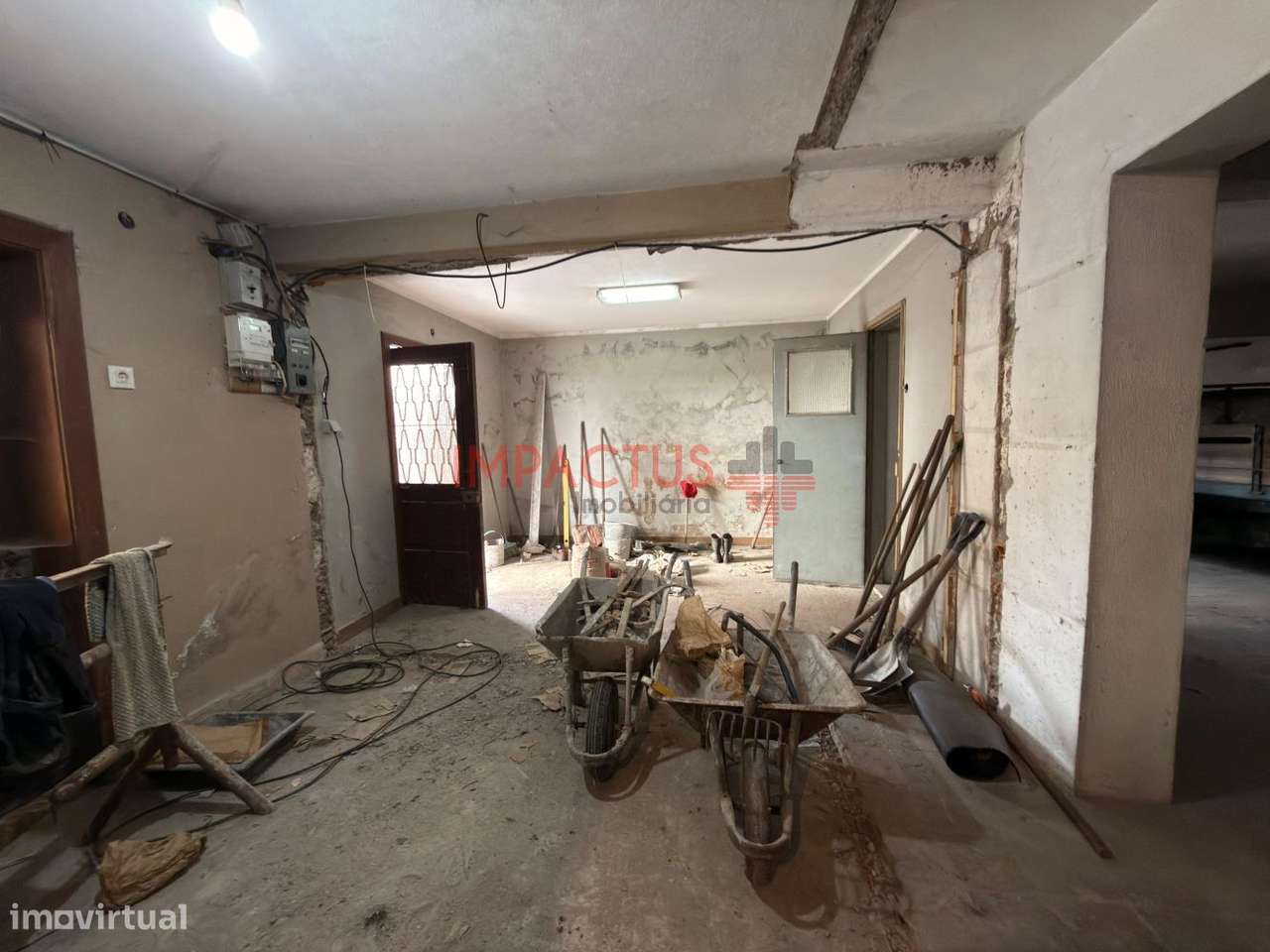 Moradia para Recuperar no Castêlo da Maia-25