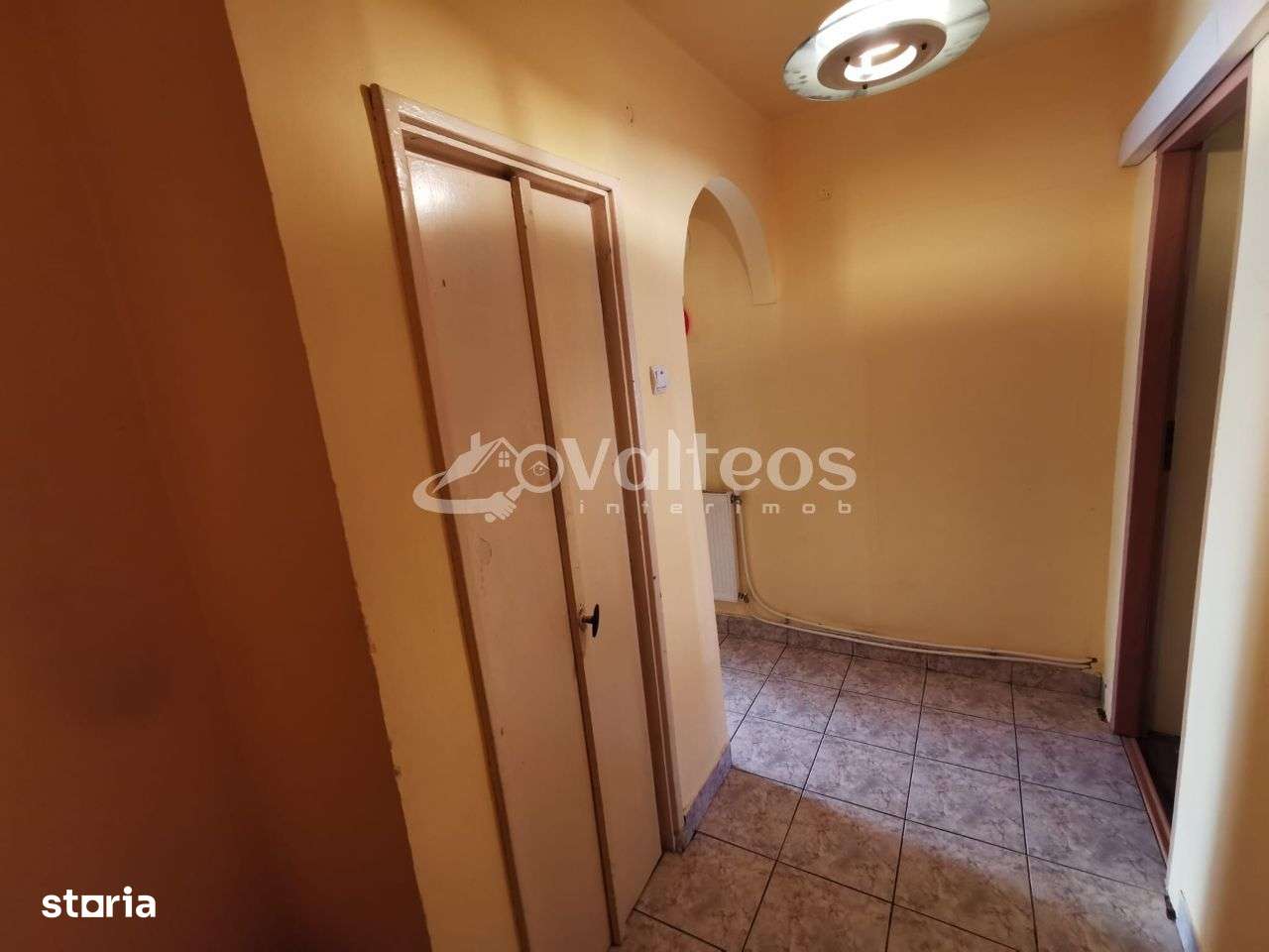 Reșița, apartament 4 camere (2X2), 120 mp, etaj 2, zona Universitate-12