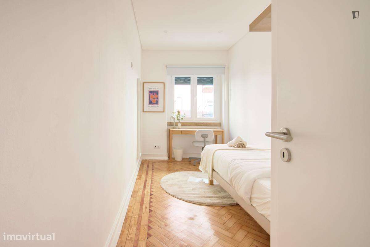 Quarto - localizado em Anjos Lisbon - Grande imagem: 3/52