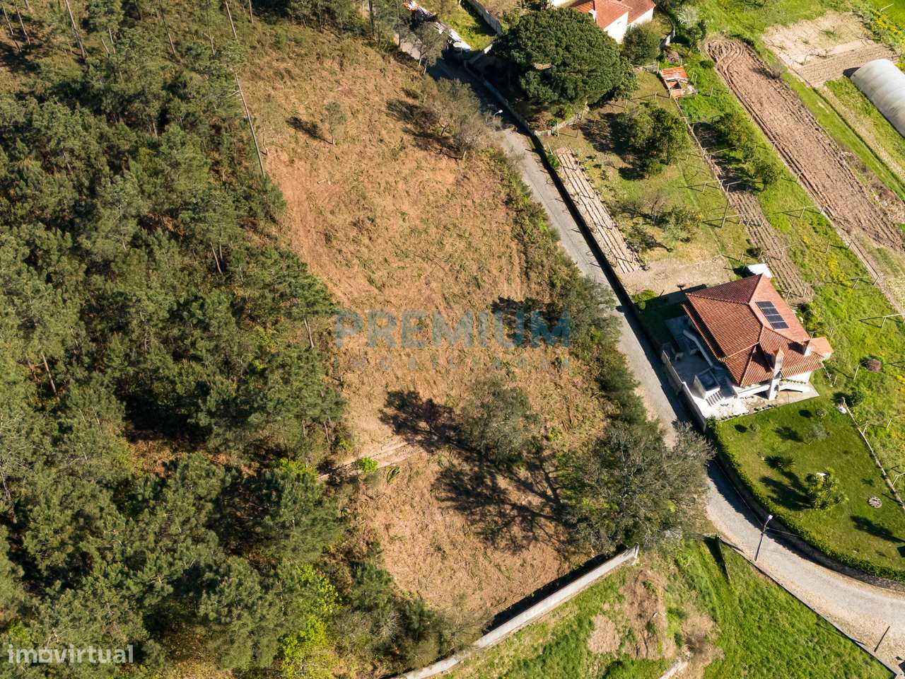 Lote com Projeto Aprovado em Creixomil-6