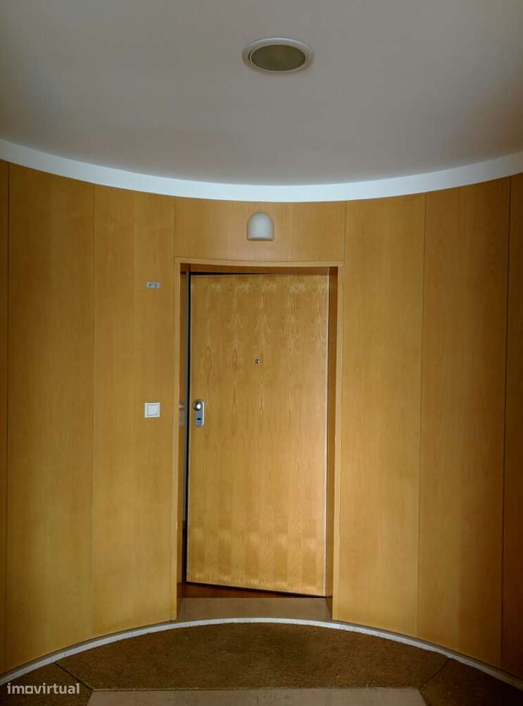 T1 (Luxo)-Ed. Viriato II c/Garagem Fechada - Grande imagem: 3/31