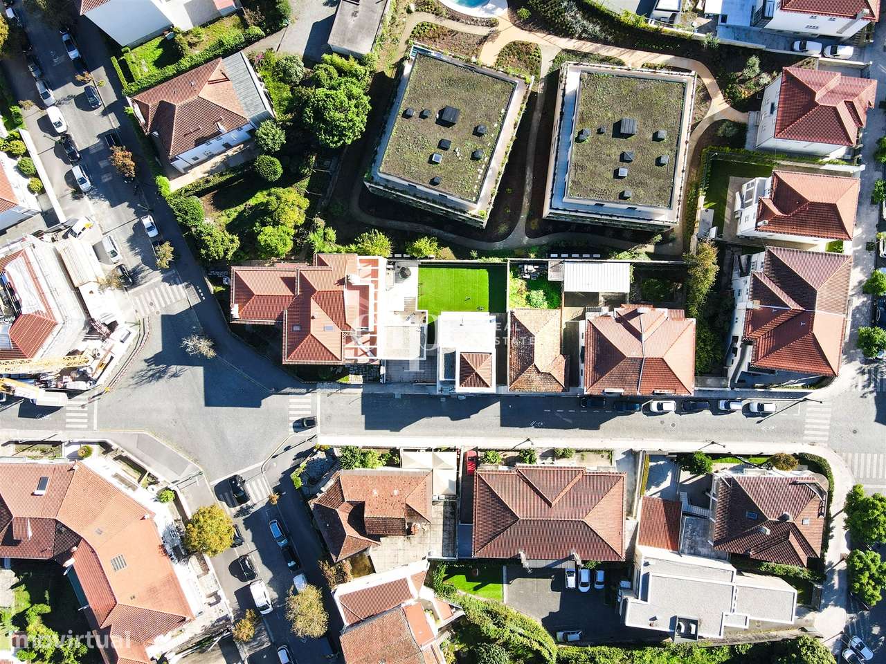 Moradia T3+1 para Restauro com projeto no centro de Guimarães.-15