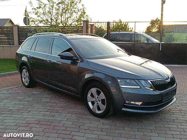 Skoda Octavia 2.0 TDI DSG Ambition - 8