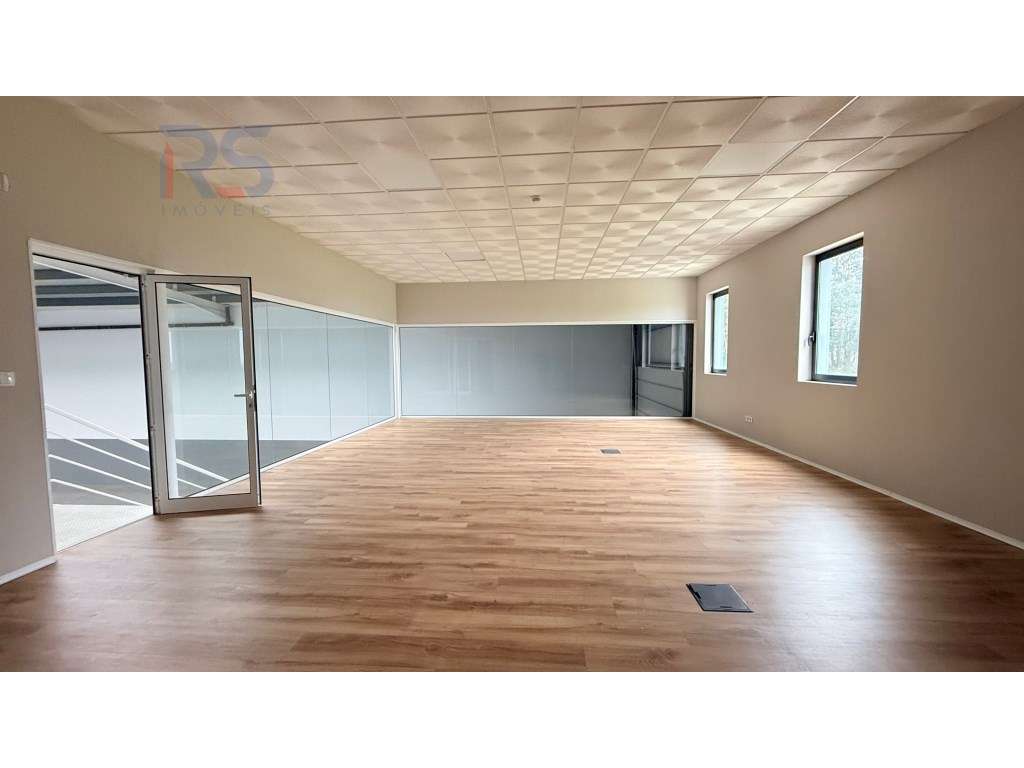 Armazém Novo Zona Industrial de Amorim - Grande imagem: 5/21