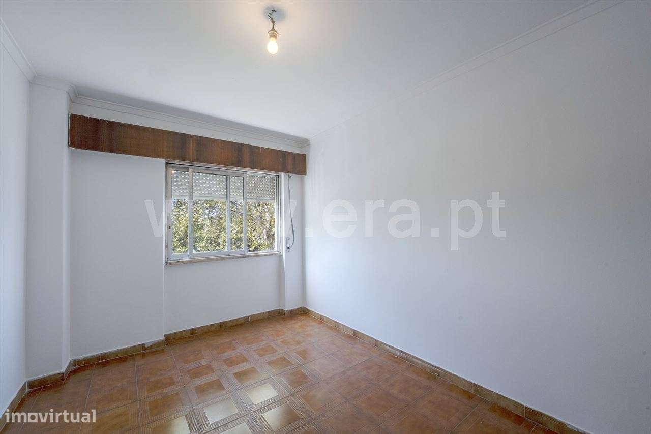 Apartamento T2; Laranjeiro-4