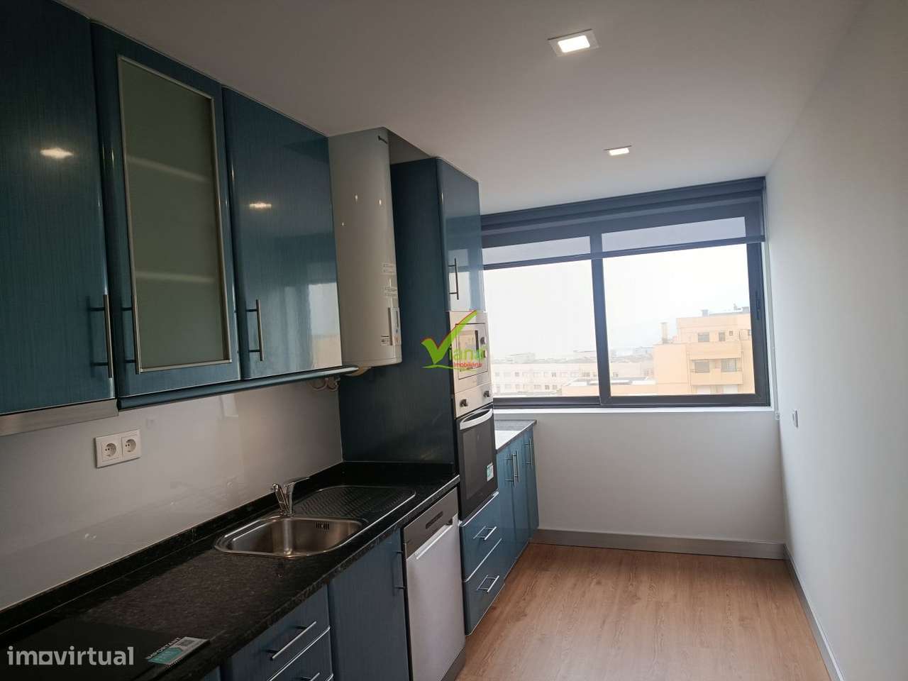 T. 1 com garagem e vistas de mar-6