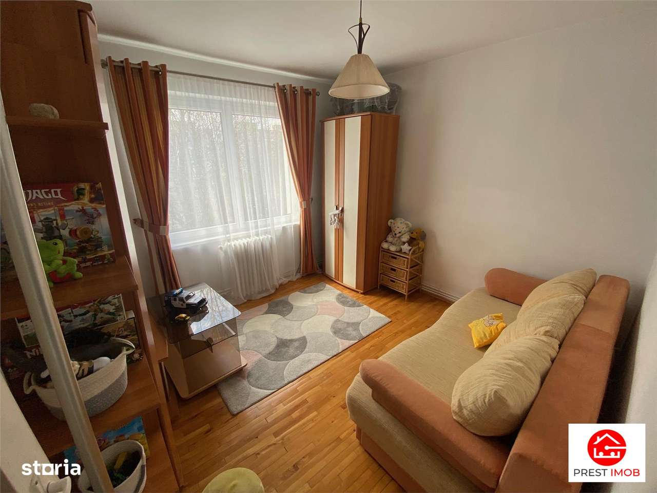 Apartament cu 4 camere de vanzare in Tudor-4