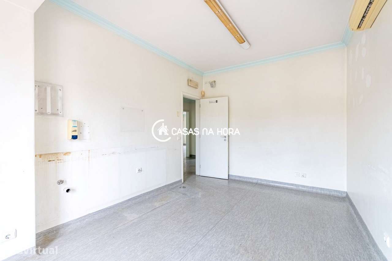 Andar de Moradia  convertida em clínica | Potencial para habitação ...-16