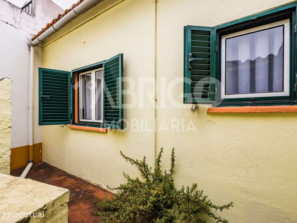 Moradia T3 Central, Oportunidade de Reabilitação (Para venda ao abr...-15