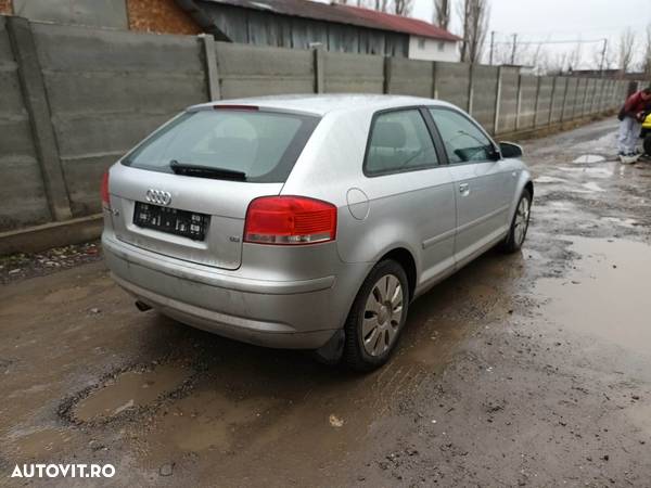 Dezmembram / Piese Audi A3 8P - 3