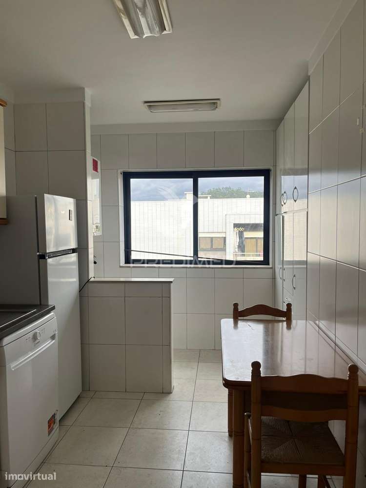 Apartamento T2 em Creixomil com garagem - Grande imagem: 5/15
