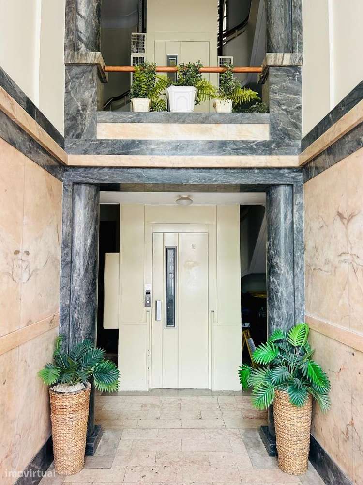 Prédio Residencial - 14 Fracções-14