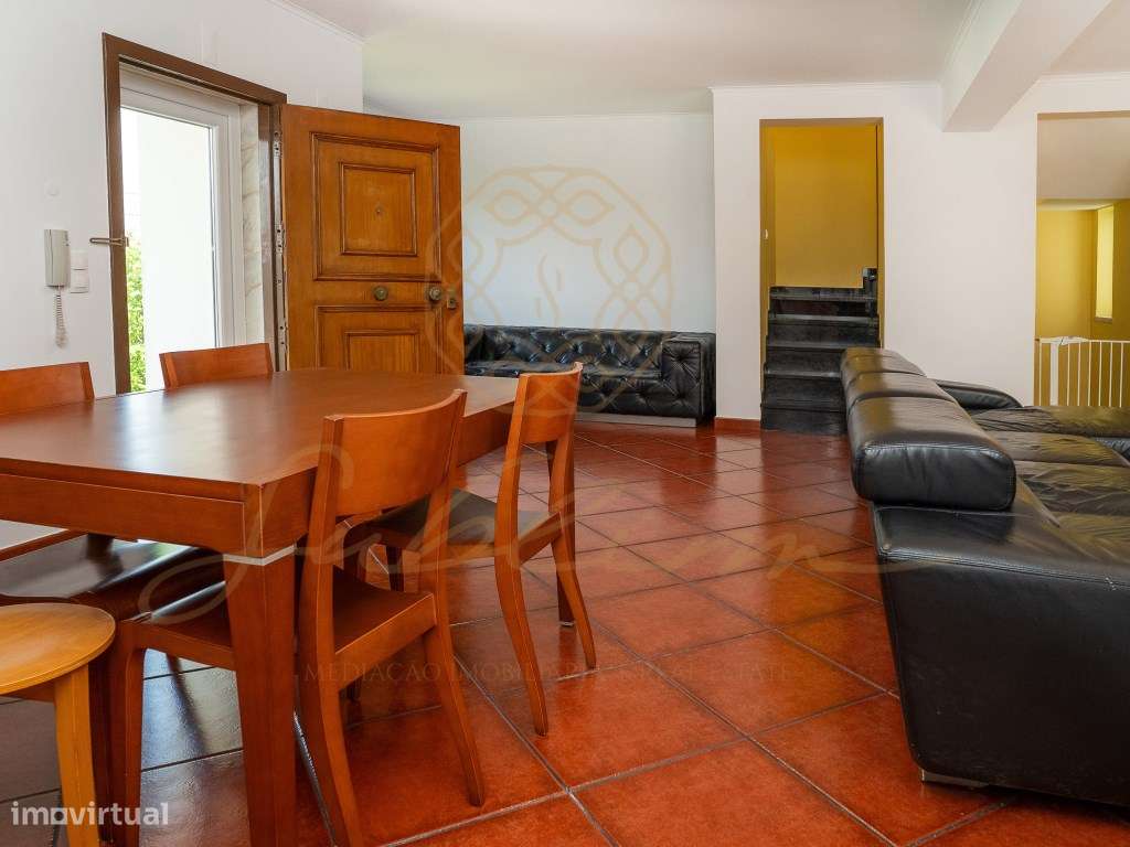 Moradia Isolada com 6 Assoalhadas , Piscina , Garagem Perto das Praias-14