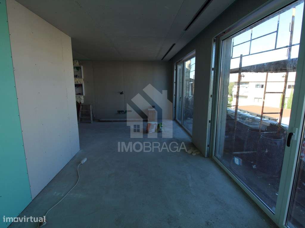 Venda Apartamento T2Cobertura com Terraço Novo, em Real, Braga-14