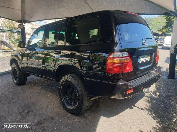 Toyota Land Cruiser - 7