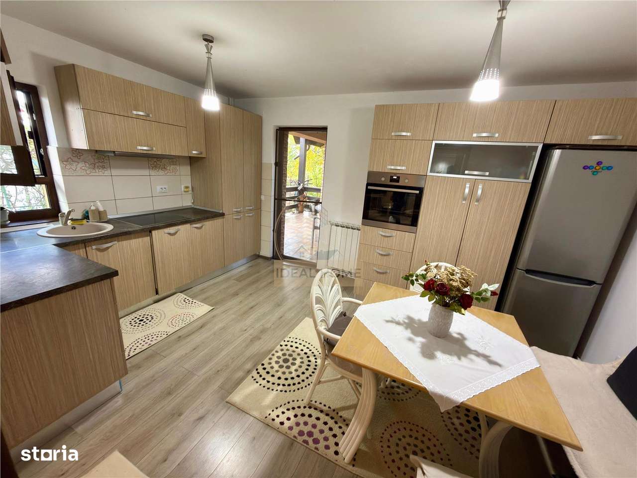 Casa individuala cu 6 camere si 3 bai - toate utilitatile - 900m  LIDL - Imagine principală: 3/13