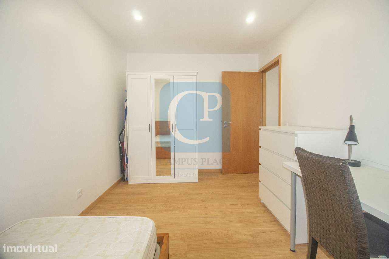Apartamento T3 renovado com terraço, ao ISCAP e 900mts H.S.João-10